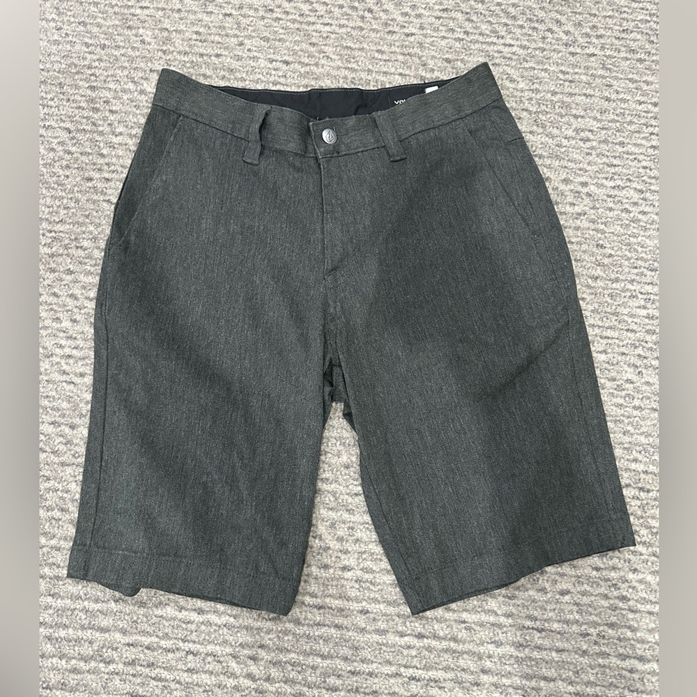 Mens Gray Volcom shorts